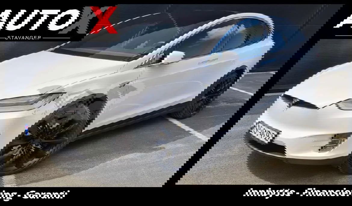 Tesla Model X 2021