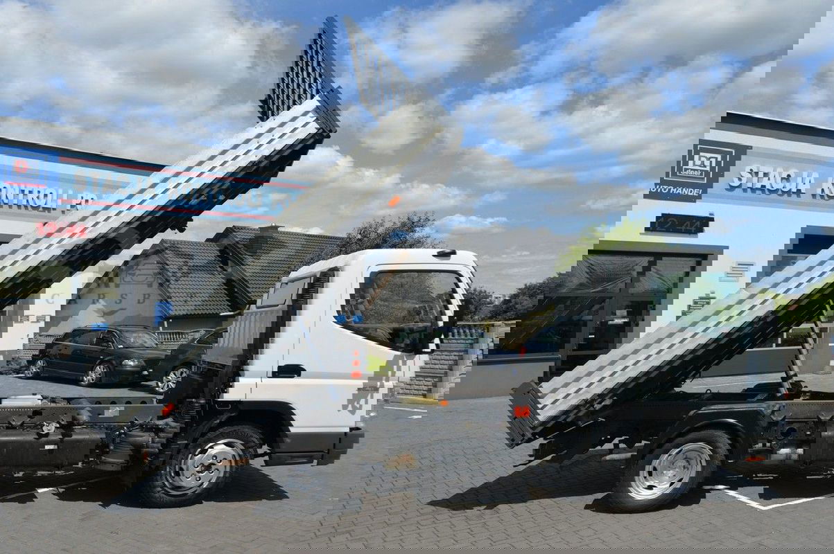 Mitsubishi Fuso Canter 2009