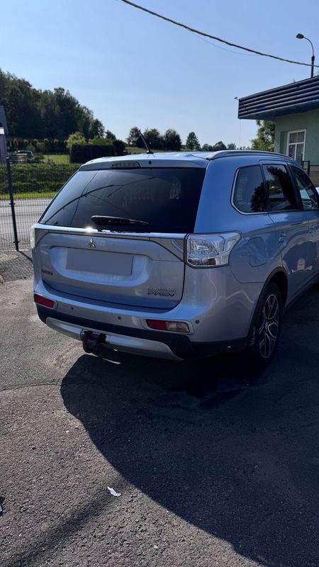 Mitsubishi Outlander III 2.0 4WD Plug-In Hybrid Plus 2014