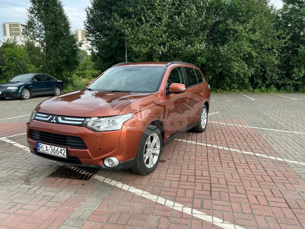 Mitsubishi Outlander III 2.0 Intense + 2013