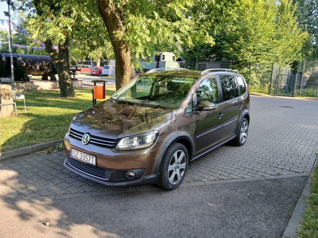 Volkswagen Touran II 1.4 TGI BlueMotion DSG Cross 2013