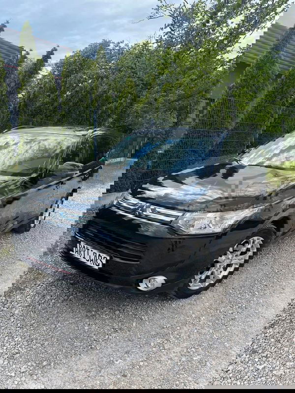 Mitsubishi Outlander III 2.2 DI-D 4WD Instyle 2012