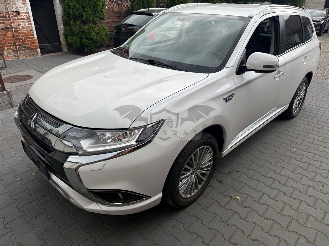 Mitsubishi Outlander III PHEV Intense + 2020
