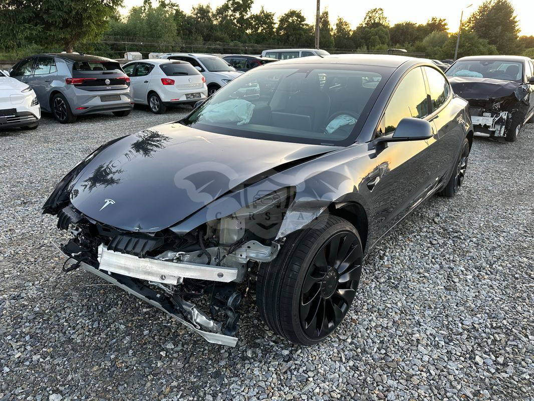 Tesla Model 3 Langstreckenbatterie Allradantrieb Dual Motor Performance 2021