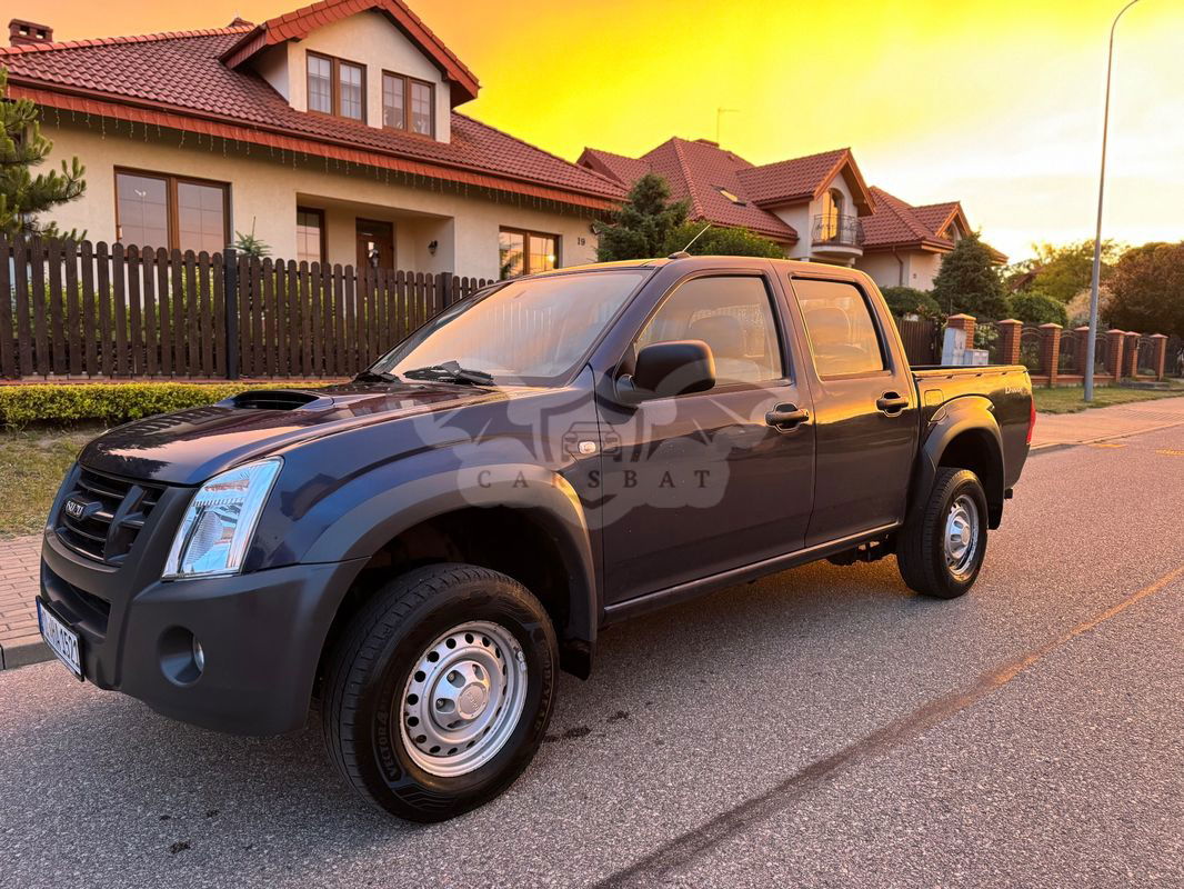 Isuzu D-Max 2.5d DC Basic 2011