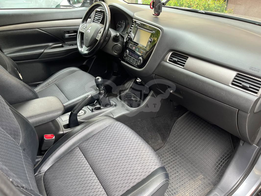 Mitsubishi Outlander III 2.2 DID Intense + 2014