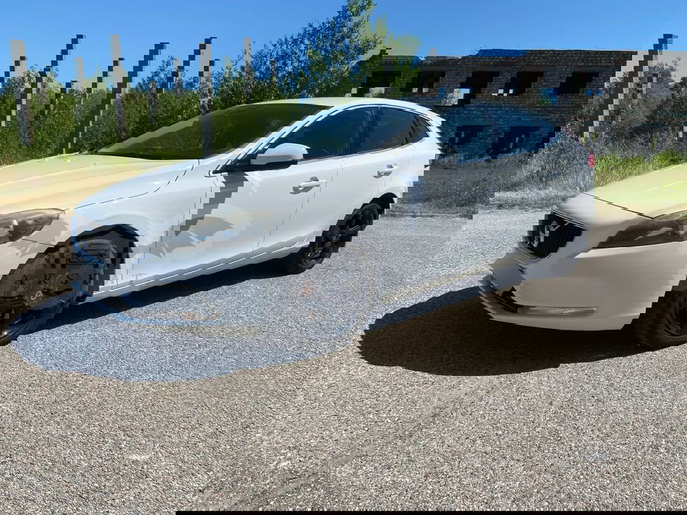 Volvo V40 II D2 Momentum 2013