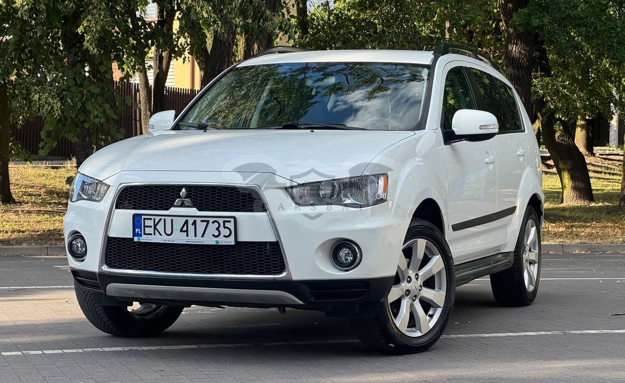 Mitsubishi Outlander II 2.0 2WD XTRA 2011