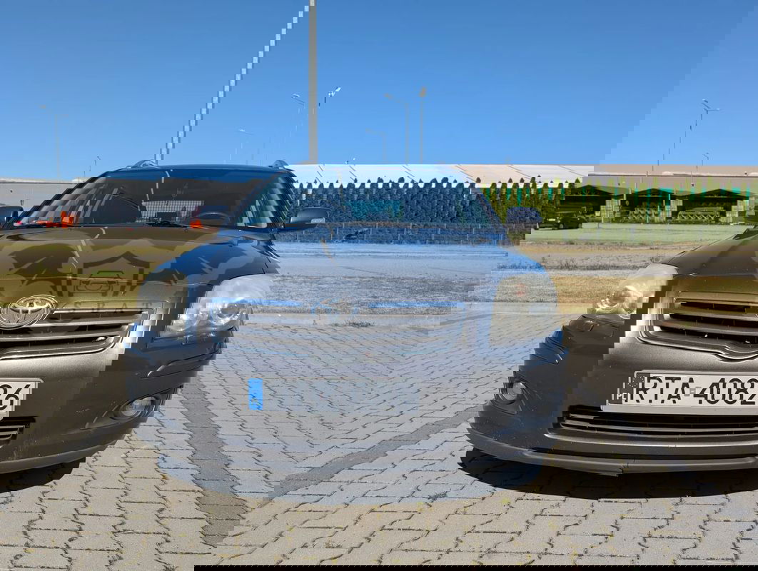 Toyota Avensis II 2.0 D-4D Luna 2007