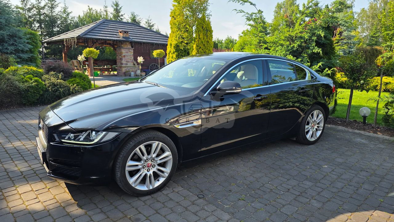 Jaguar XE 2.0 D AWD Prestige 2016