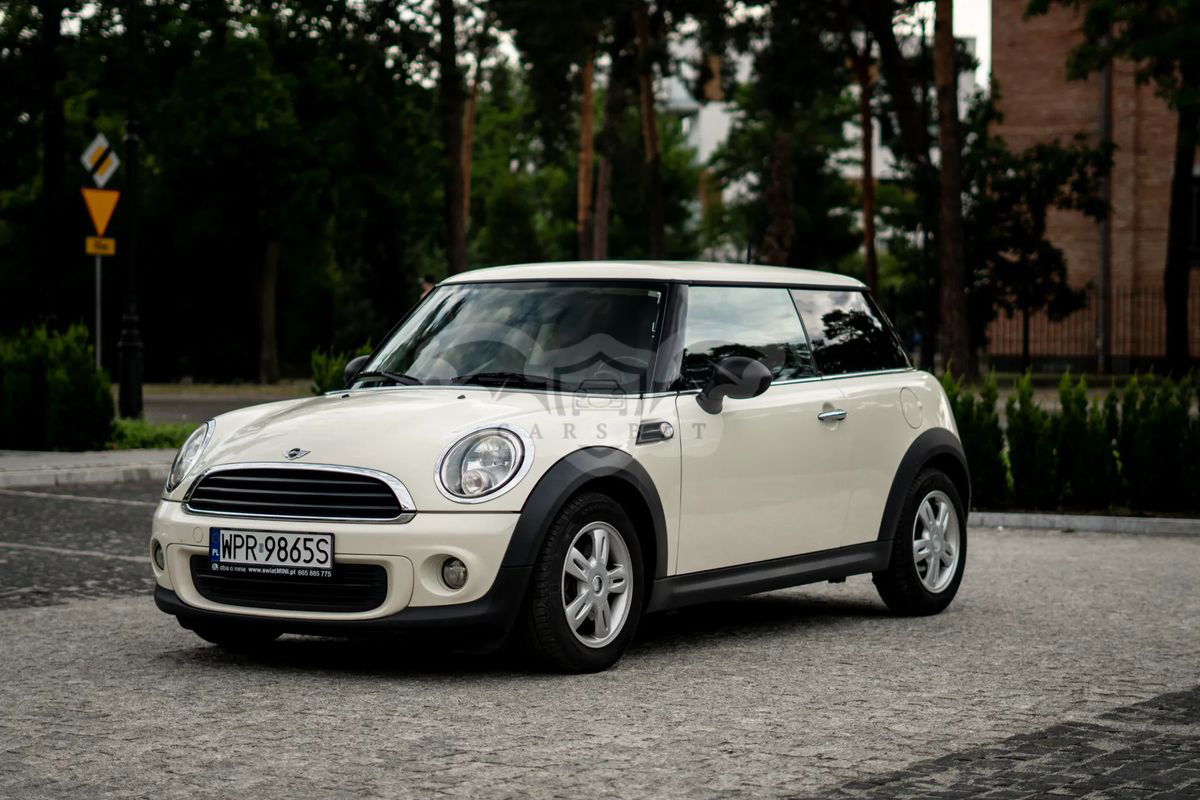 Mini Cooper Standard 2010