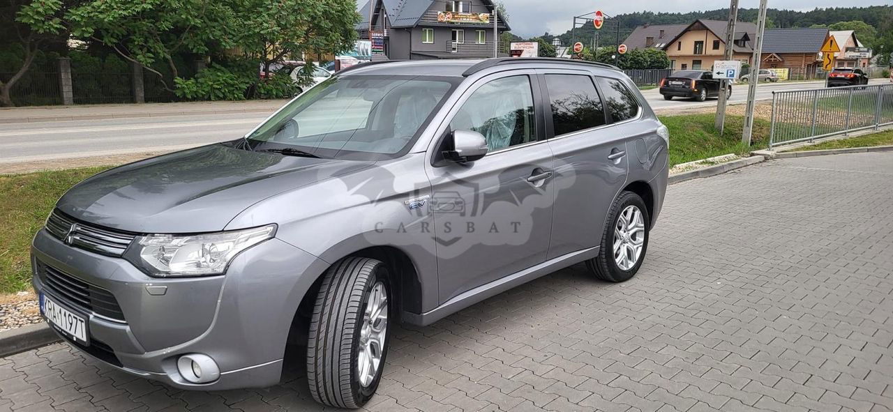 Mitsubishi Outlander III 2.0 4WD Plug-In Hybrid 2014