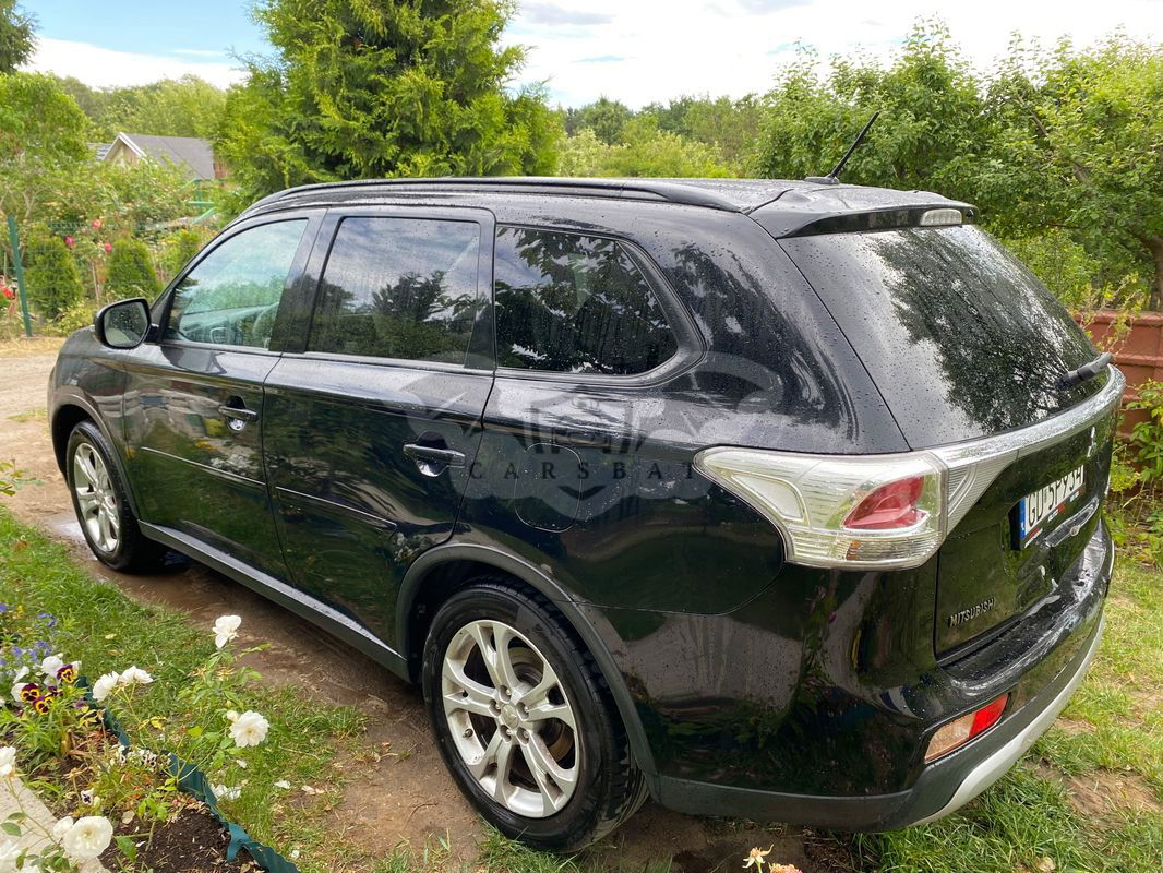 Mitsubishi Outlander III 2.4 4WD CVT Intense 2015