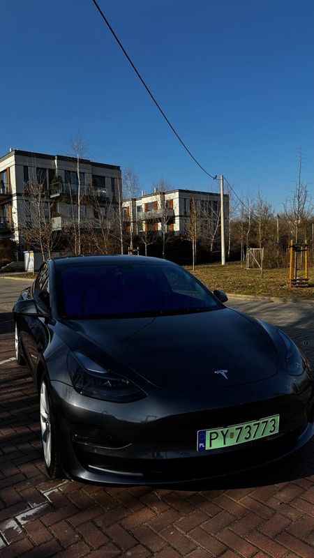 Tesla Model 3 Langstreckenbatterie Allradantrieb Dual Motor 2022