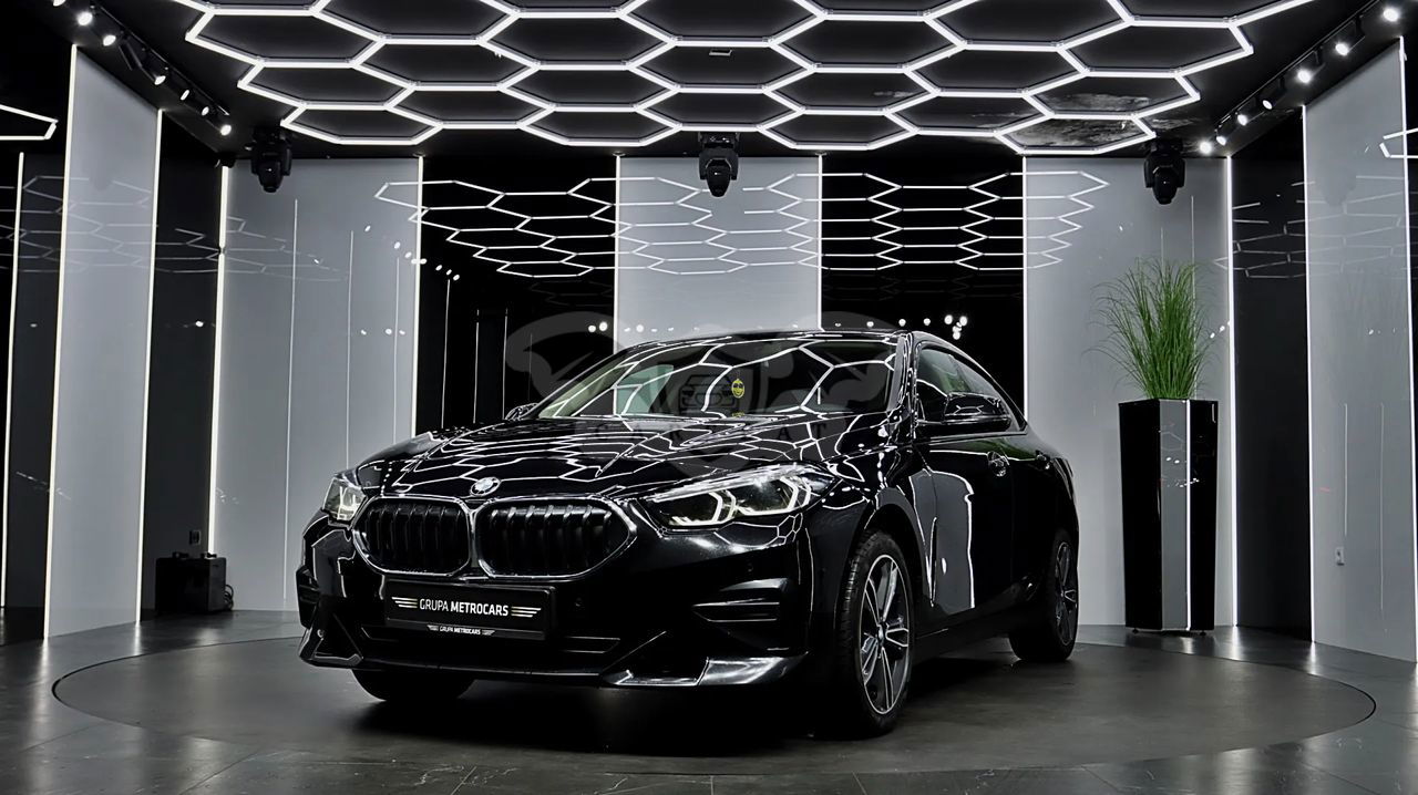 BMW 2 Series 220i Sport Line 2022