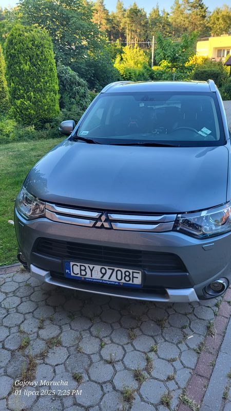 Mitsubishi Outlander III 2.2 DID Intense + 4WD 2015
