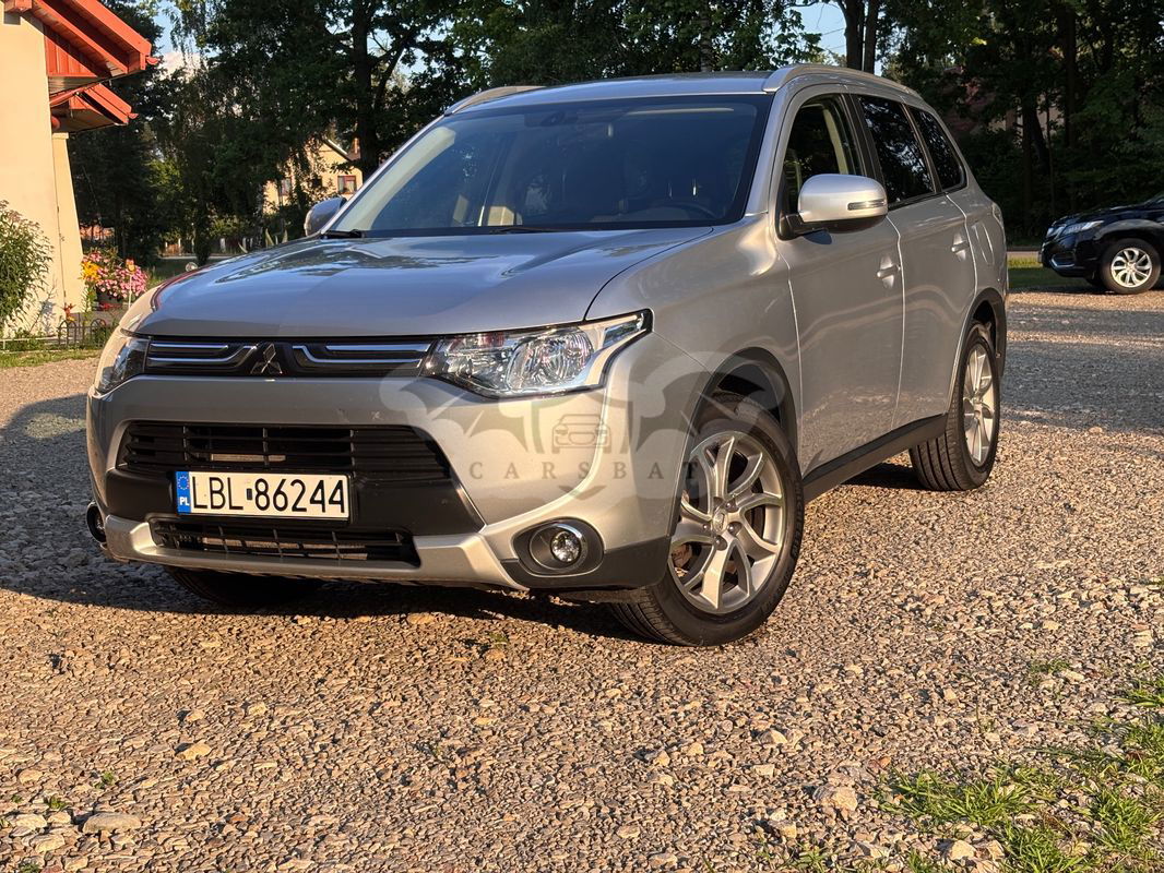Mitsubishi Outlander III 2.2 DID Intense + 4WD 2015
