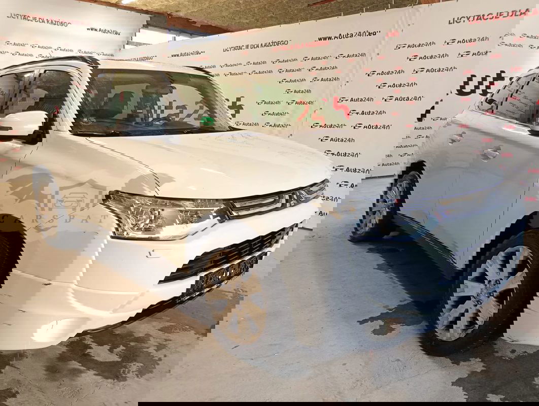 Mitsubishi Outlander III 2.2 DI-D 4WD Instyle 2013