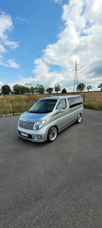 Nissan Elgrand 2005