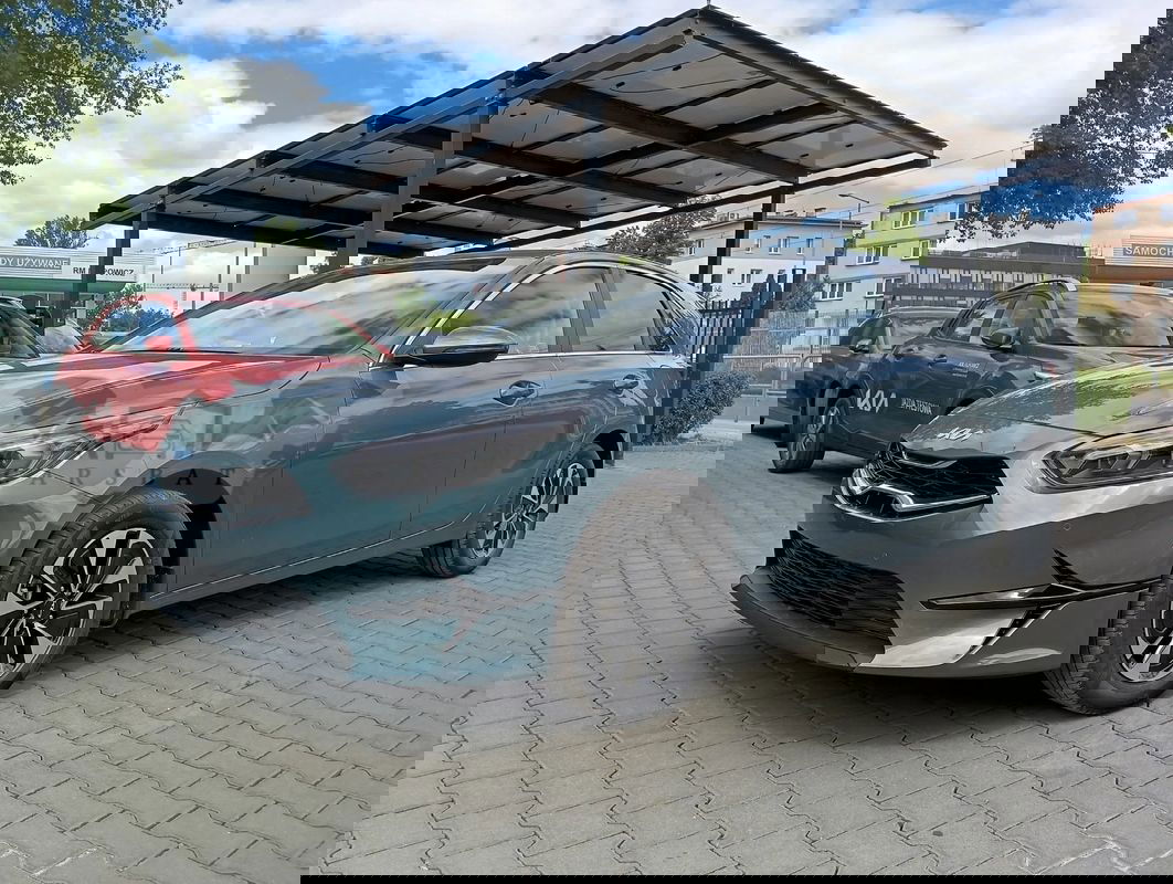 Kia Ceed III 1.5 T-GDI Tribute 2025