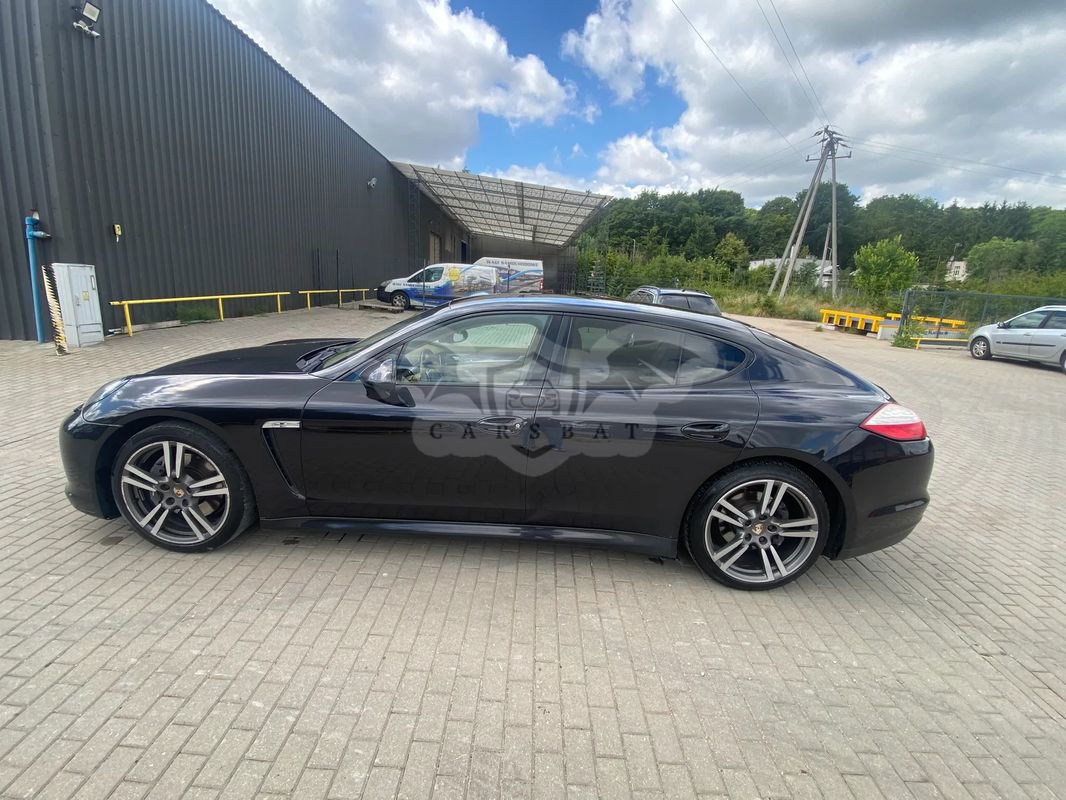 Porsche Panamera 4 2012