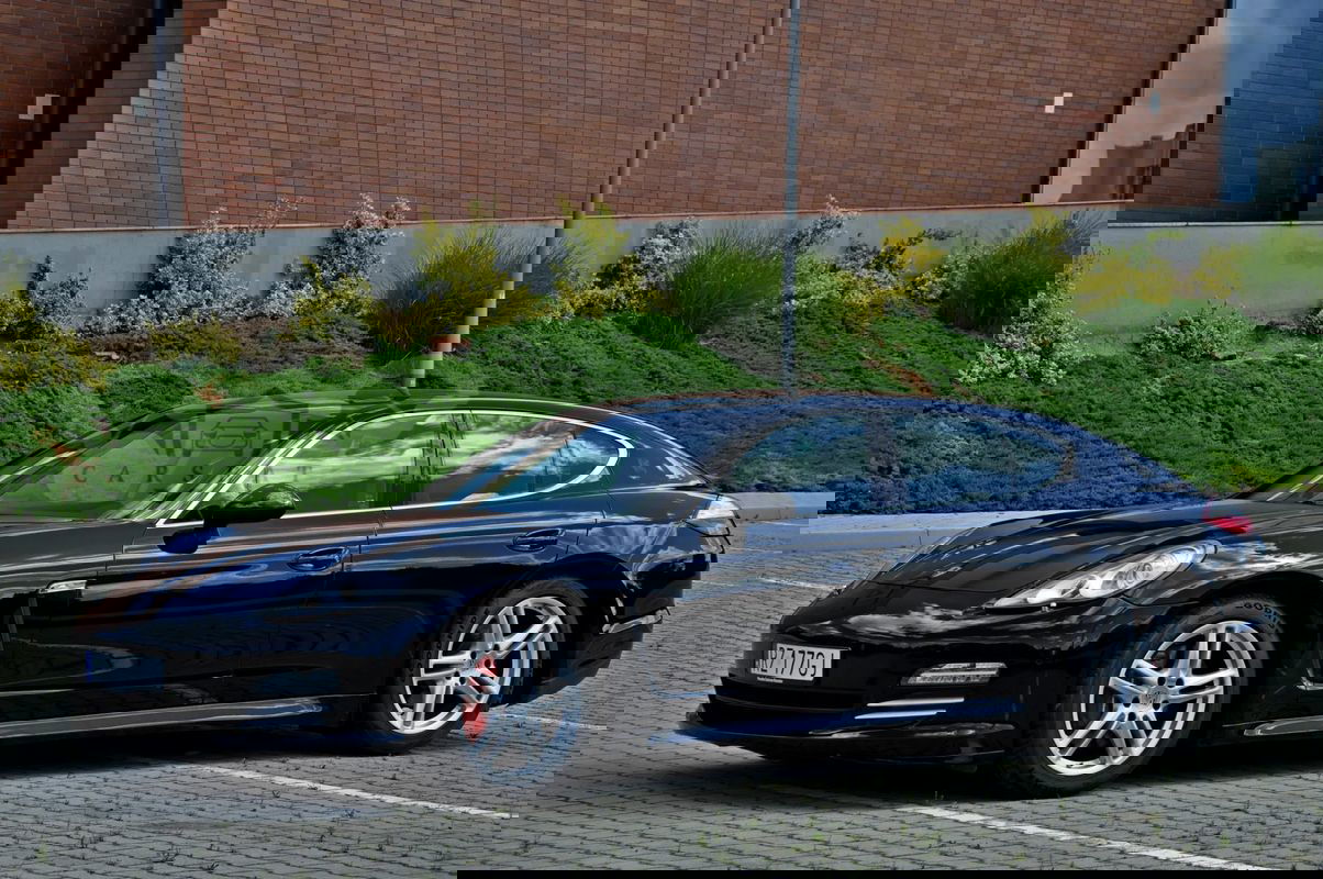 Porsche Panamera 4S PDK 2012