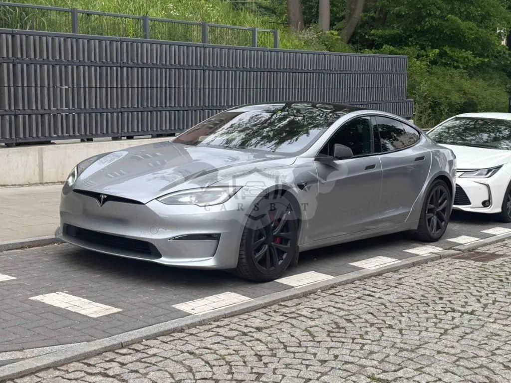 Tesla Model S Plaid 2024