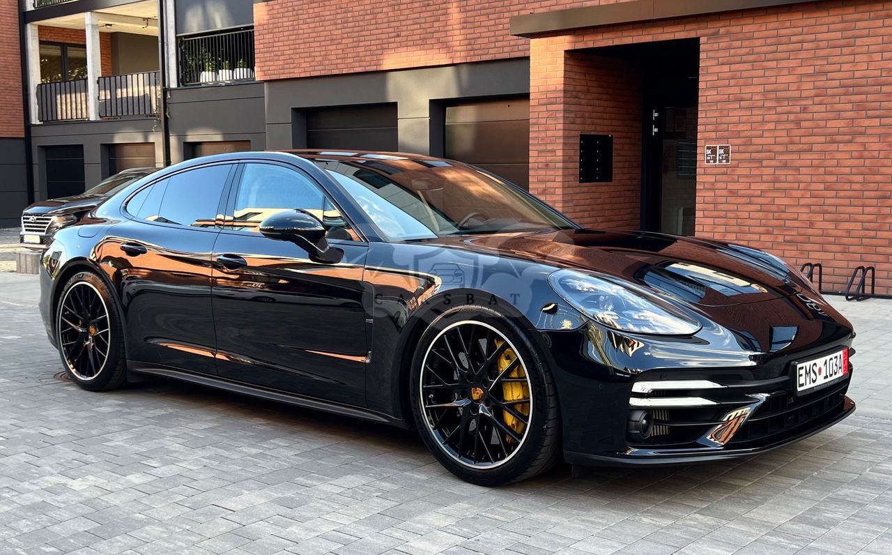 Porsche Panamera Turbo S 2023