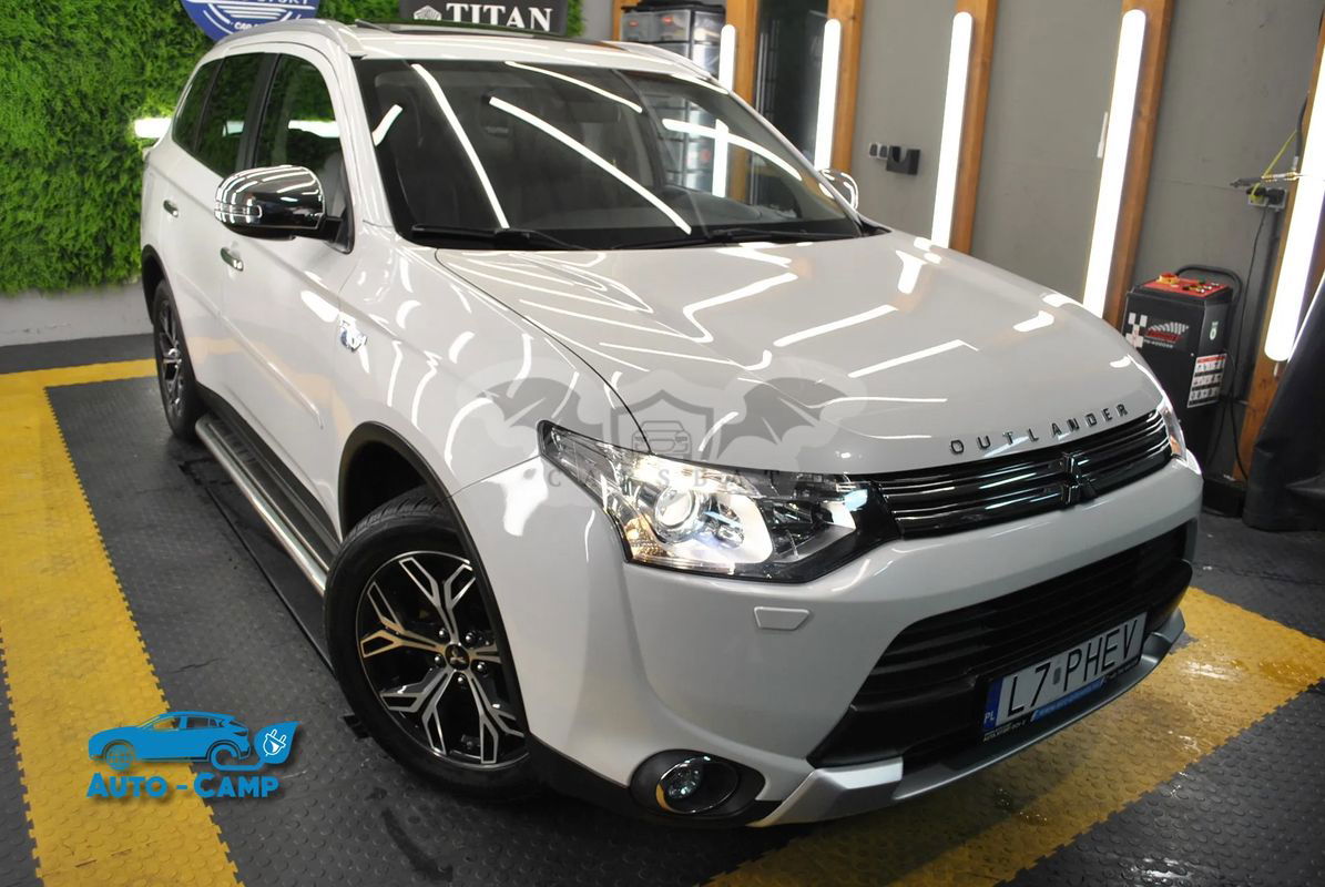 Mitsubishi Outlander III PHEV Instyle NAVI + 2015