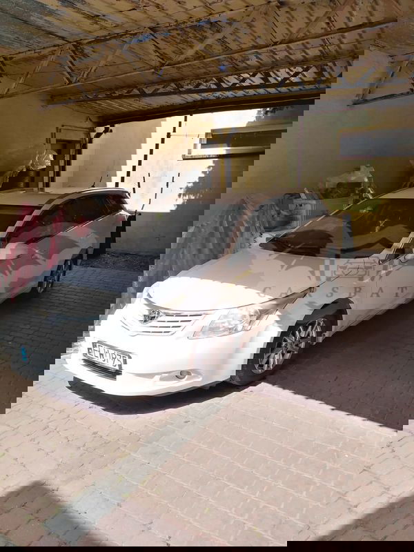 Toyota Avensis III 2.0 D-4D 2010 2011