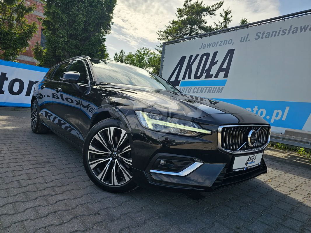 Volvo V60 II B3 B Geartronic Momentum Pro 2022