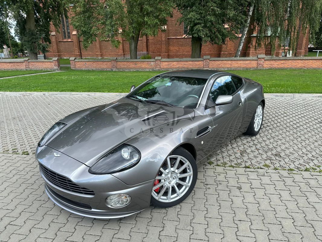 Aston Martin Vanquish 2005