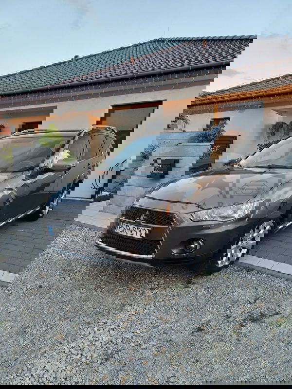 Mitsubishi Outlander II 2.0 DID Intense + 2010