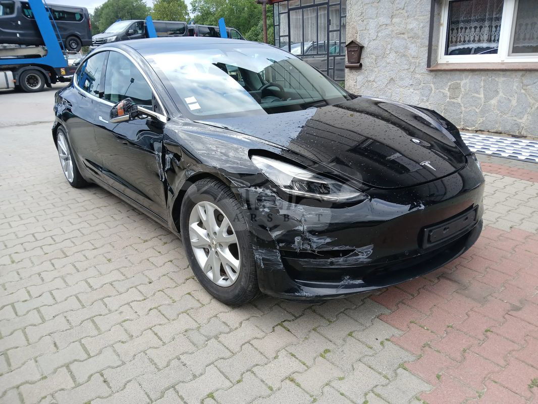 Tesla Model 3 Langstreckenbatterie Allradantrieb Dual Motor Performance 2019