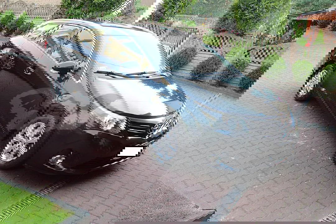 Toyota Avensis III 2.0 D-4D Premium 2015