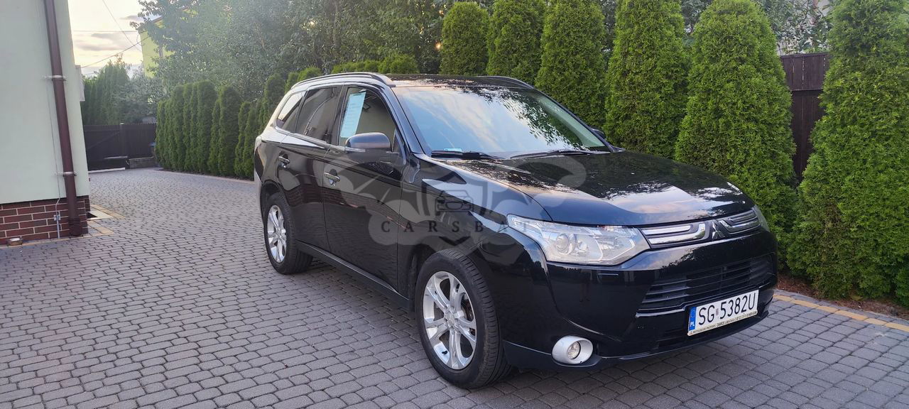 Mitsubishi Outlander III 2.2 DID Intense + 2012