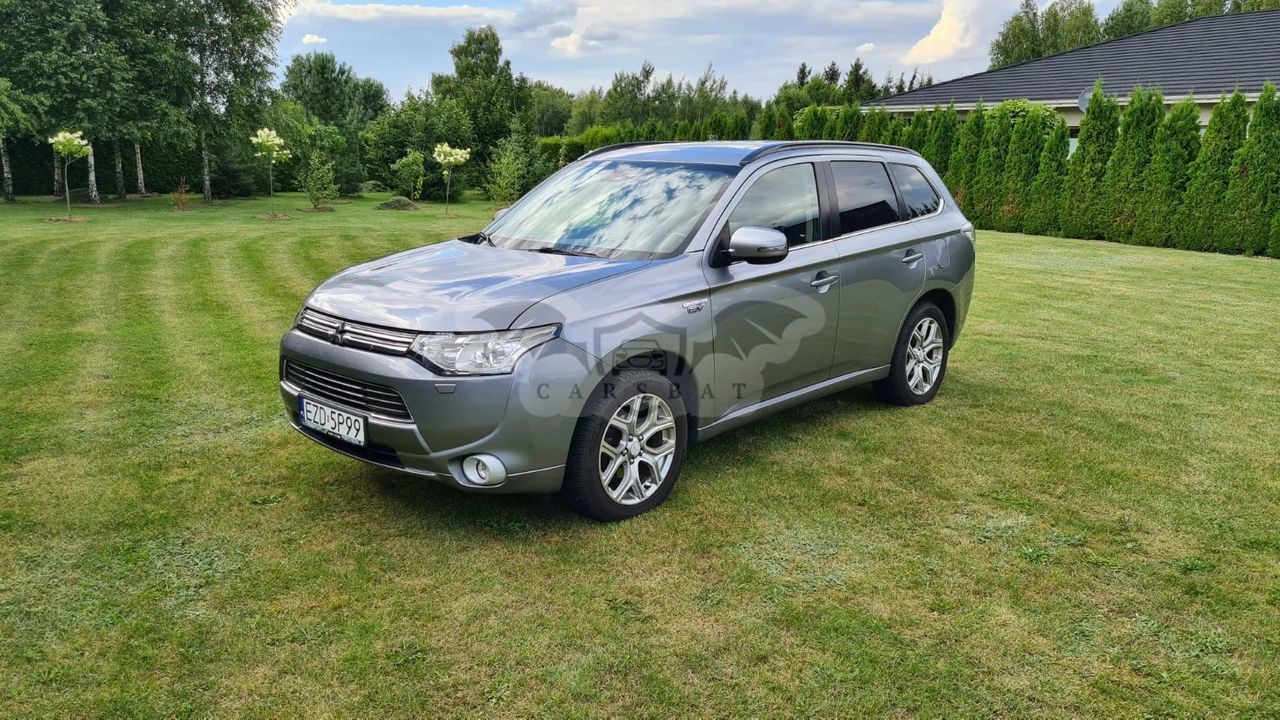 Mitsubishi Outlander III PHEV Intense + 2014