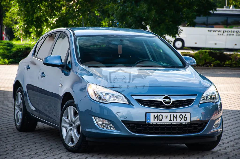 Opel Astra J 1.4 Turbo Color Edition 2011