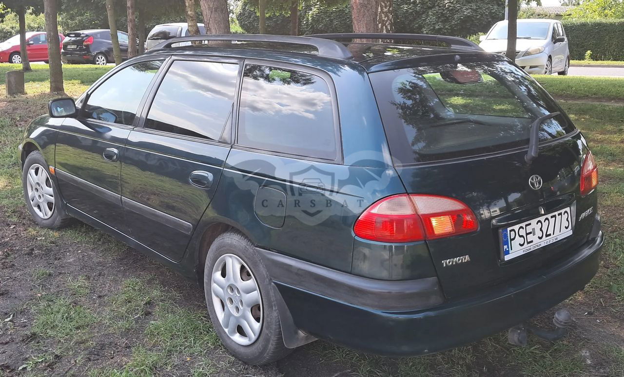 Toyota Avensis I 2.0 VVT-i Sol 2001