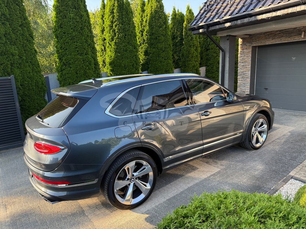 Bentley Bentayga Azure 2022