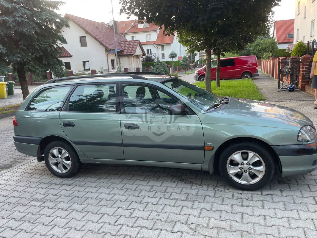 Toyota Avensis I 1.6 VVT-i Terra 2001