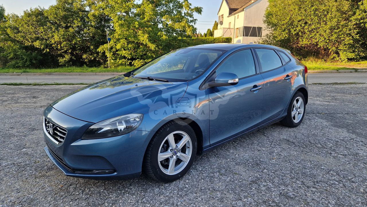 Volvo V40 II D2 Momentum 2013