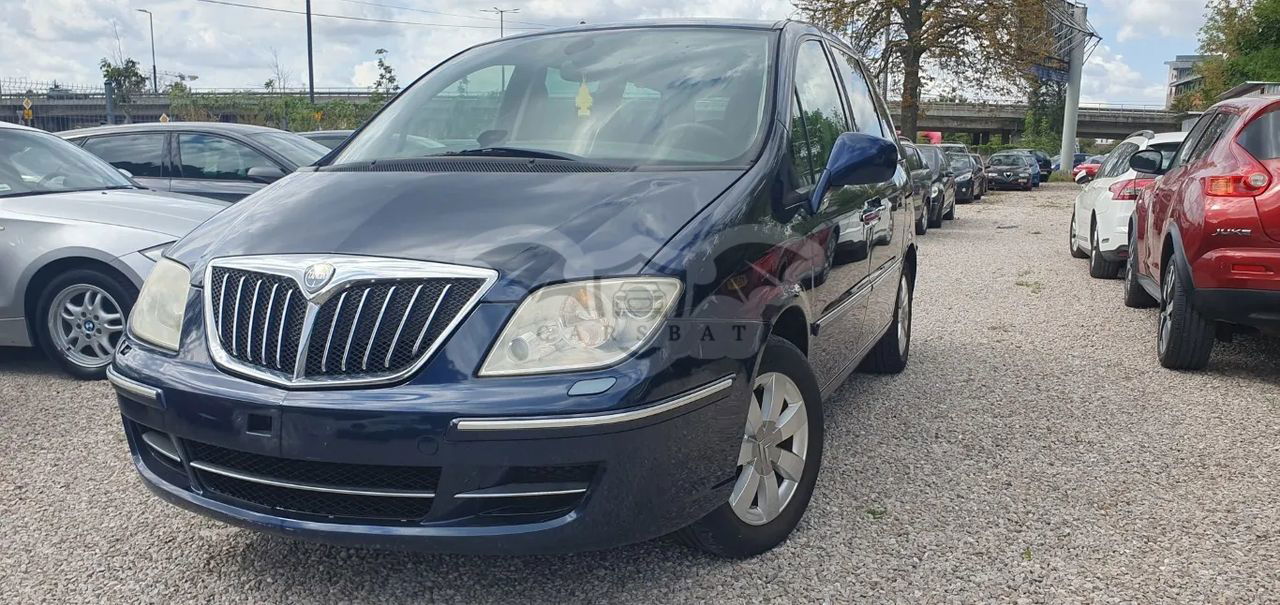 Lancia Phedra 2010