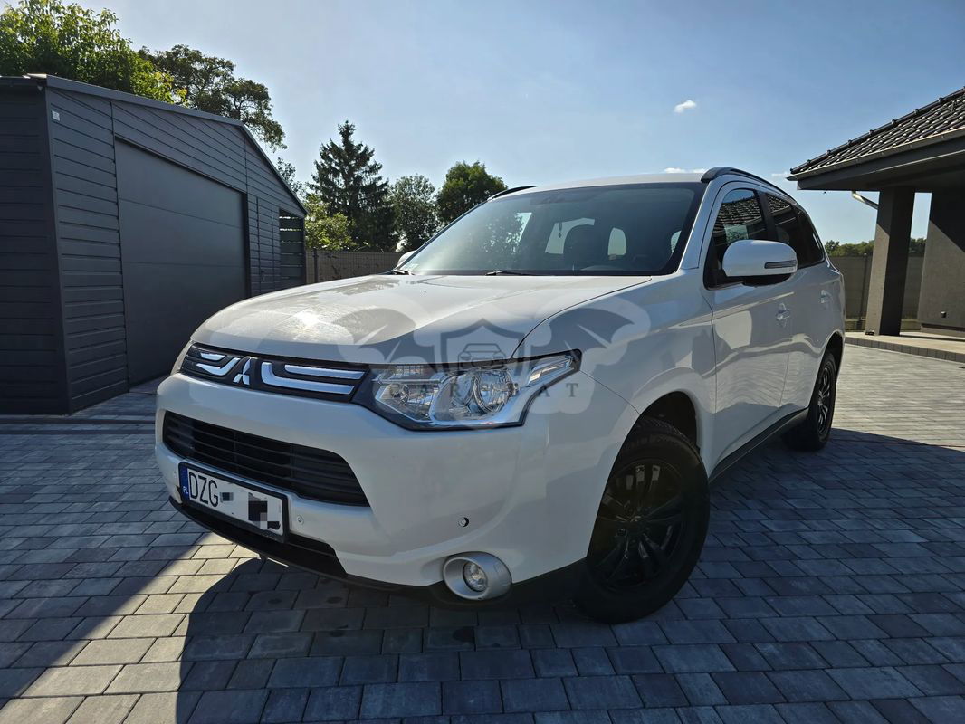Mitsubishi Outlander III 2.0 Intense 2013