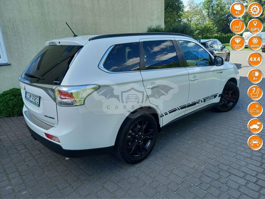 Mitsubishi Outlander III 2.2 DI-D 4WD Automatik Diamant Edition+ 2013