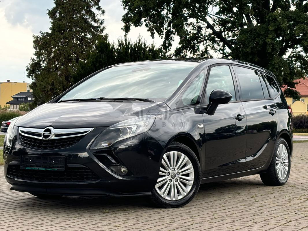 Opel Zafira C 2016