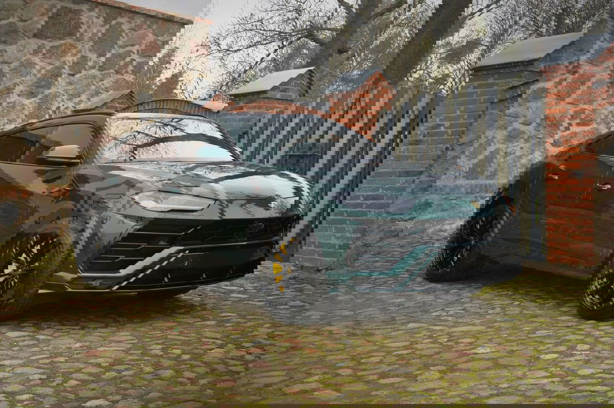 Lamborghini Urus Standard 2021