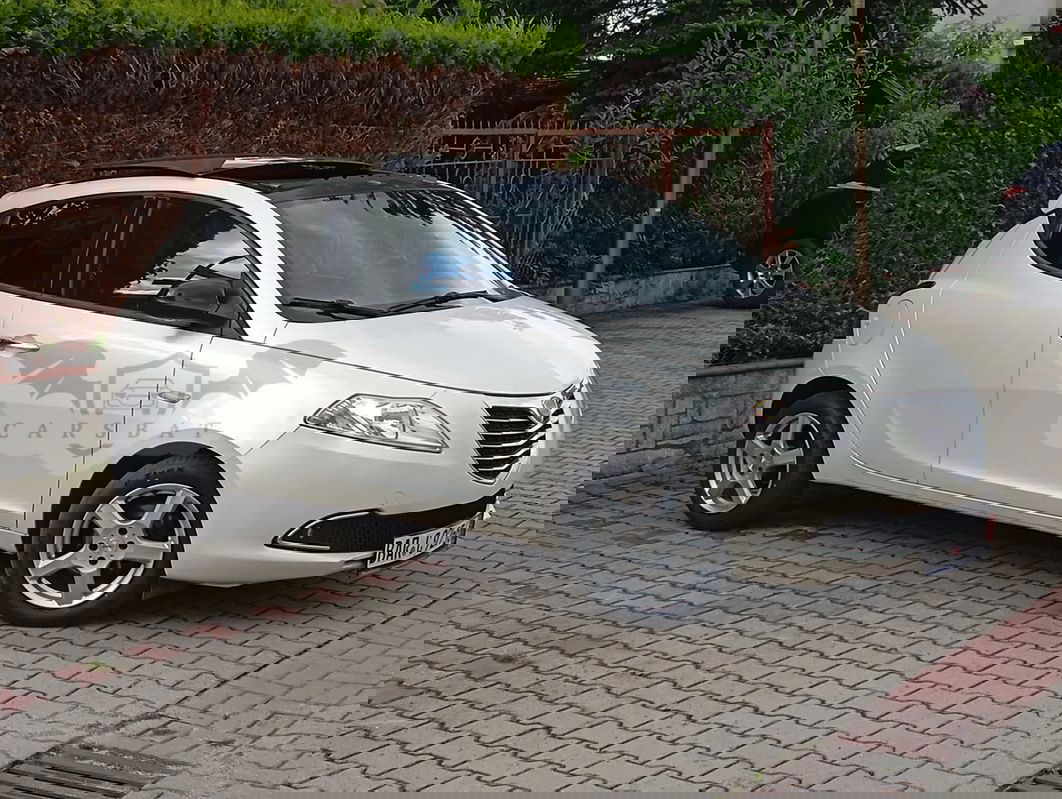 Lancia Ypsilon 1.2 8V Platinum S&S 2012