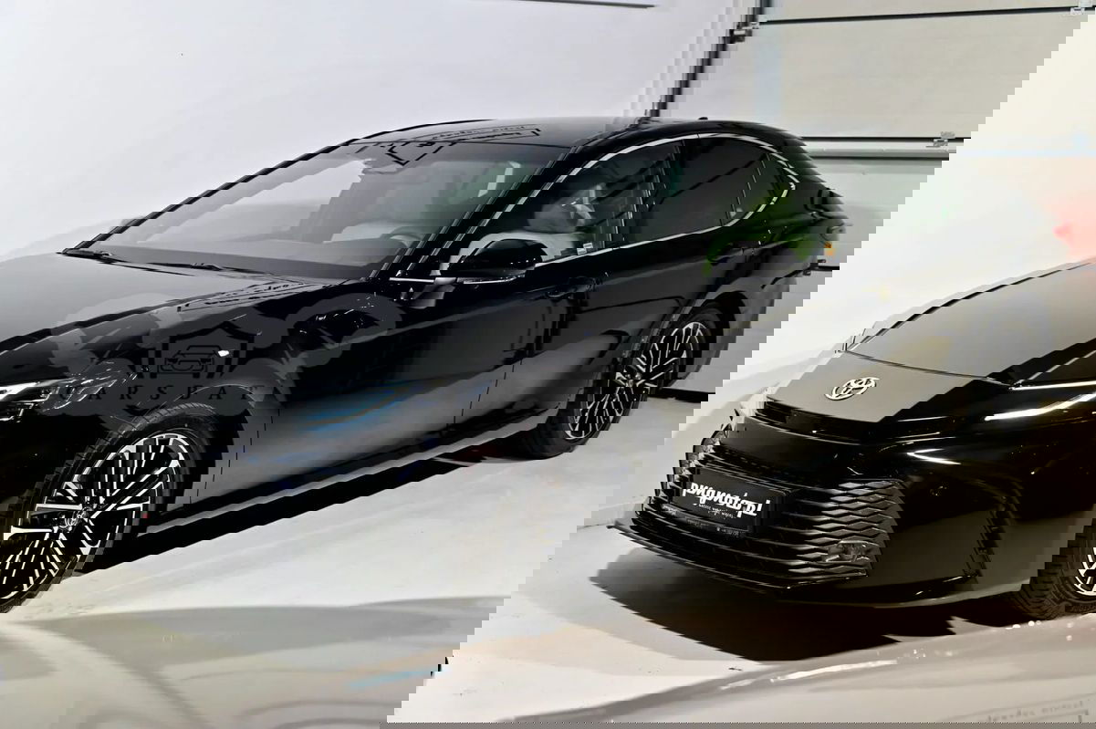 Toyota Camry 2025