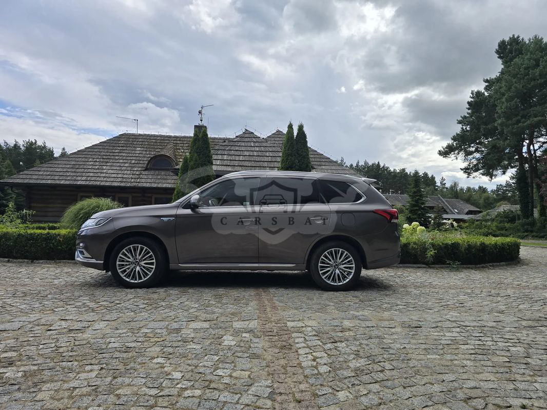 Mitsubishi Outlander III PHEV Intense + 2020
